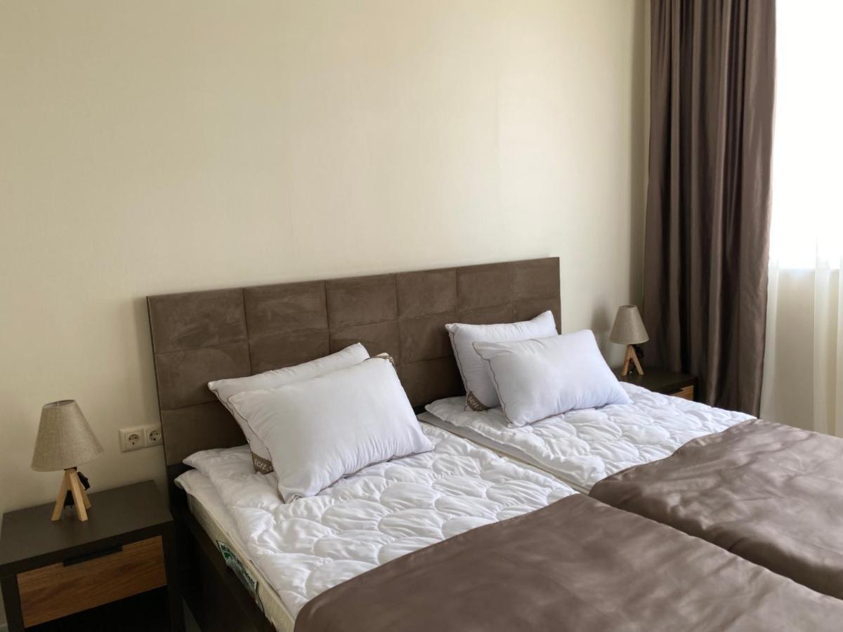 Horizons Hotel Rooms Batumi Exteriör bild