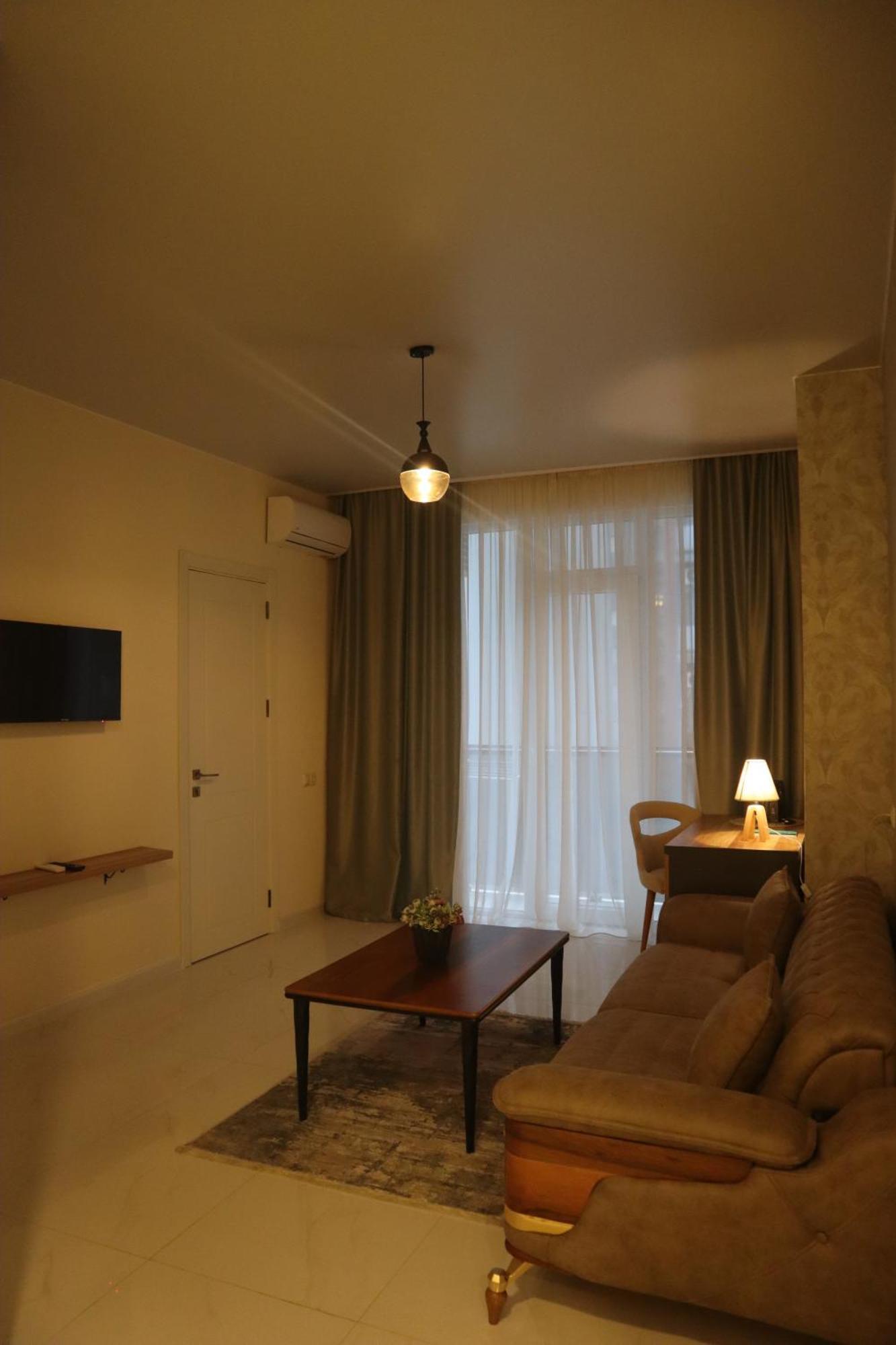 Horizons Hotel Rooms Batumi Exteriör bild