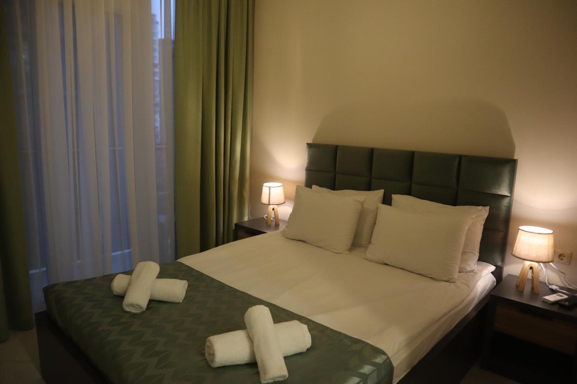 Horizons Hotel Rooms Batumi Exteriör bild